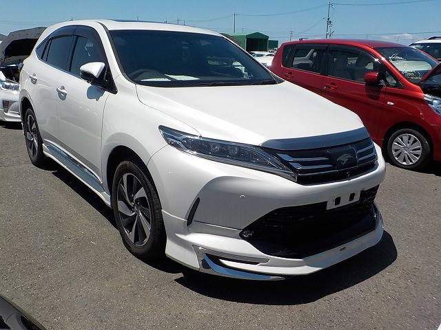 TOYOTA HARRIER PREMIUM