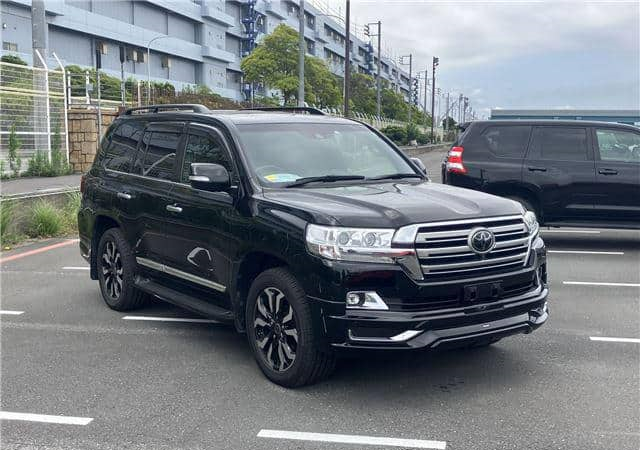 2018 TOYOTA LAND CRUISER